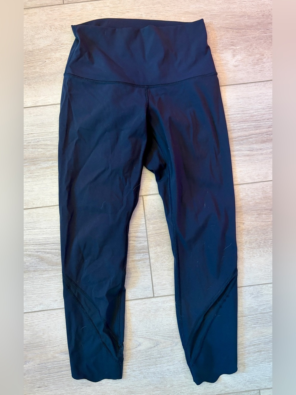 Lululemon Wunder Under Leggings with Scallop Hem